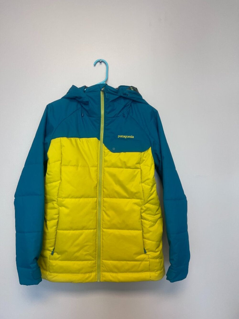 PATAGONIA INSULATED SKI JACKET WOMEN'S MED.